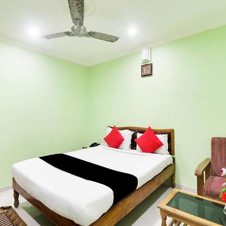 Hotel Sambit International, Near Sea Beach ปูรี ภายนอก รูปภาพ