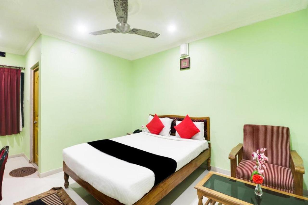 Hotel Sambit International, Near Sea Beach ปูรี ภายนอก รูปภาพ