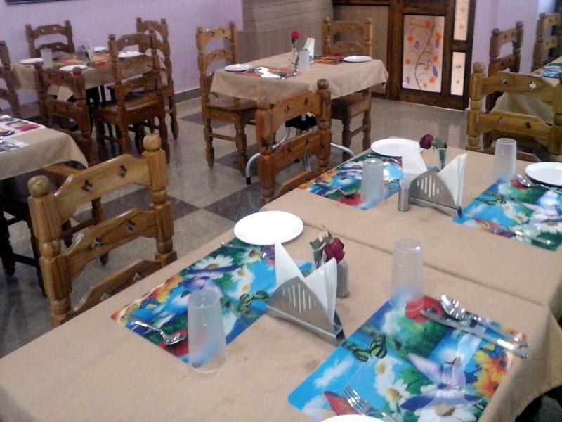 Hotel Sambit International, Near Sea Beach ปูรี ภายนอก รูปภาพ